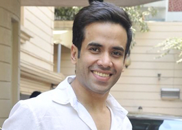 Tusshar’s ‘dirty birthday’ in Patna Tusshar’s ‘dirty birthday’ in Patna