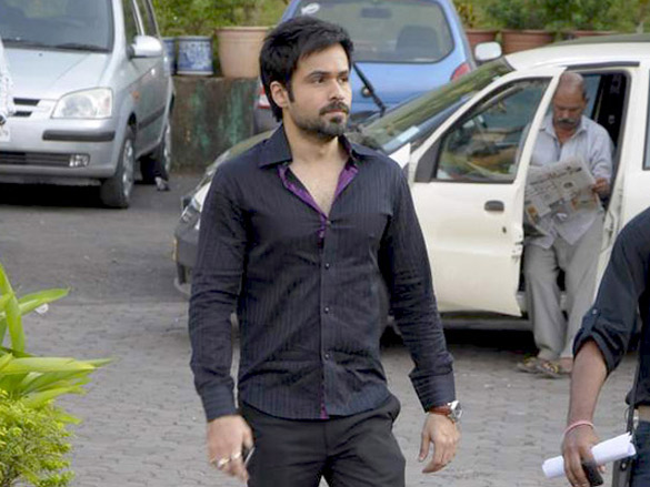 emraan hashmi and ram kapoor on the sets of bade acchey lagtey hain 6