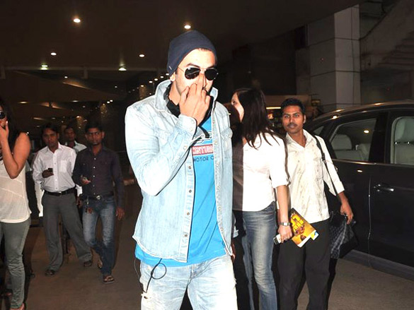 priyanka and ranbir return back from barfee shoot 9