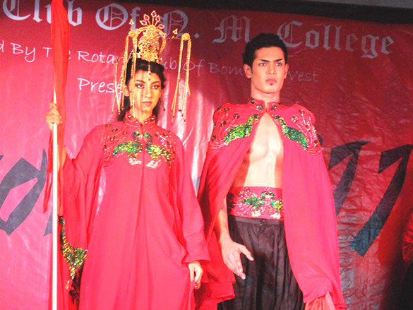 y p singh and abha singh walked the ramp 9