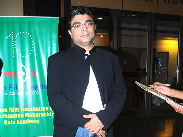 vinod kumar receives award at 10th asian film festival 6