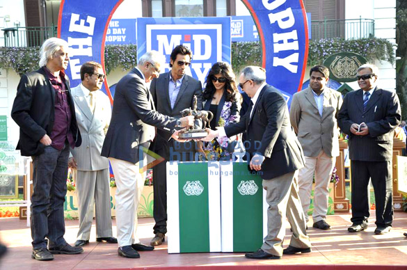 chitrangda and arjun at mid day race 3