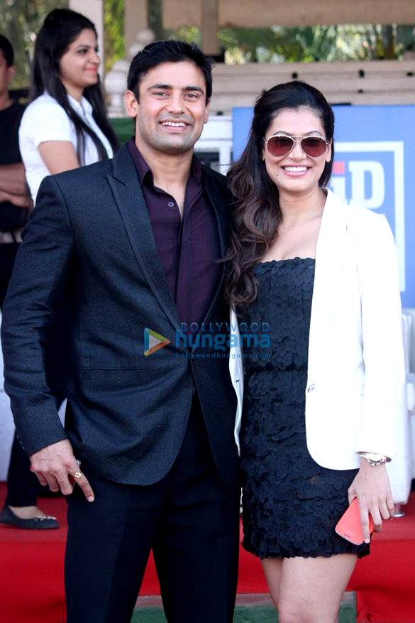 chitrangda and arjun at mid day race 7