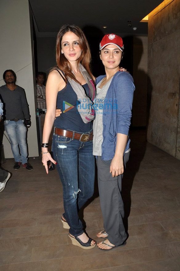 special screening of inkaar by arjun rampal 4