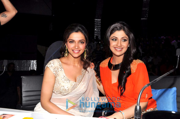 deepika promotes race 2 on nach baliye 5 2