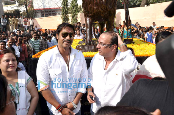 ajay devgn priya dutt at republic day celebration 9