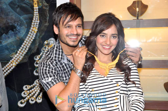promotions of jayanta bhai ki luv story at r city 3
