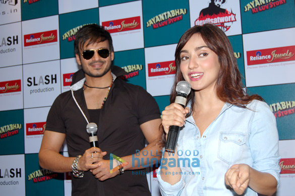 promotions of jayanta bhai ki luv story in pune 3