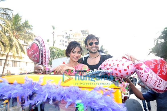vivek proposes neha for jayanta bhai ki luv story promotions 8