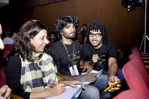 chitrangda prachi at national colleges festival cutting chai 19