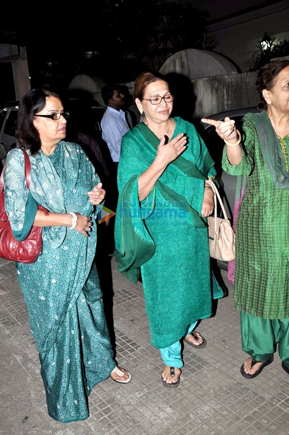 salman khans family watches himmatwala 4