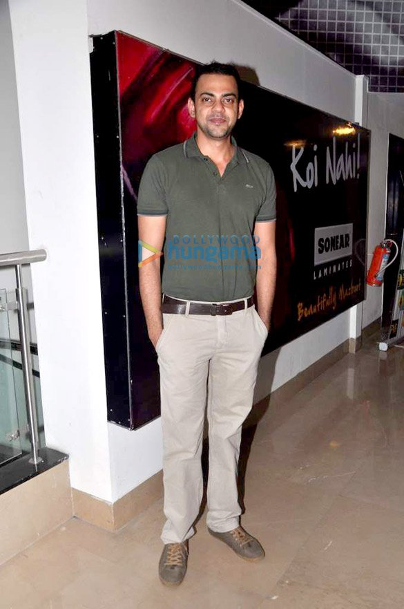 celebs grace the special screening of chashme buddoor 8
