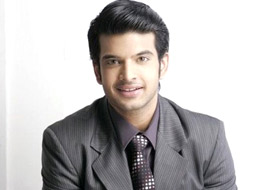Vikram Bhatt signs Karan Kundra for 3-film deal Vikram Bhatt signs Karan Kundra for 3-film deal
