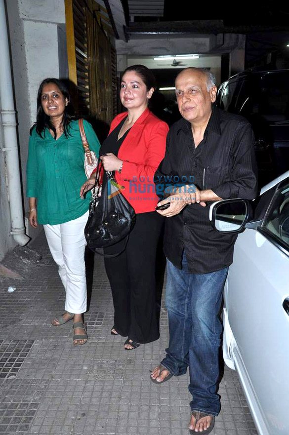 bhatt family attend the screening of aashiqui 2 3
