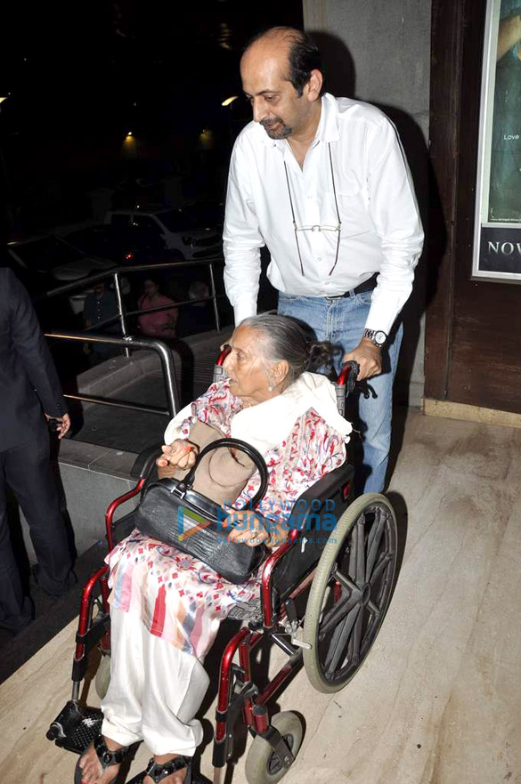 anil kapoors screening of shootout at wadala for his family 24
