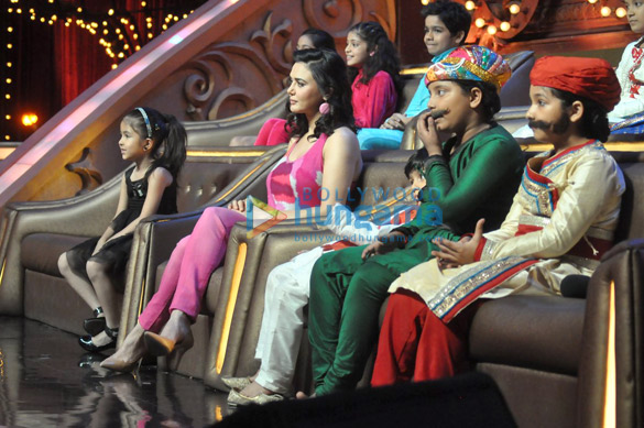 preity promotes ishkq in paris on the sets of indias best dramebaaz 6