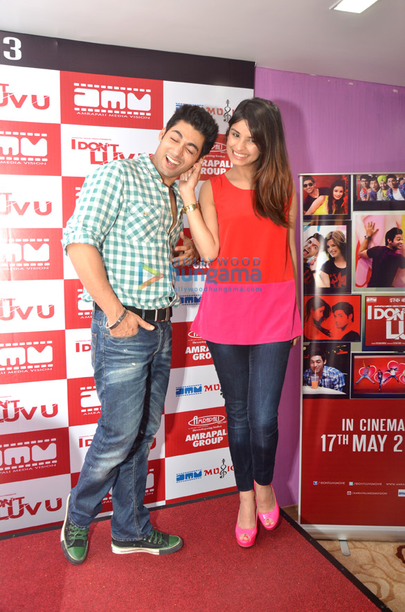 cast of i dont luv u promote their film in patna 5
