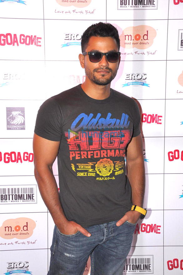 cast of go goa gone snapped visiting the mad over donuts store in bandra 7