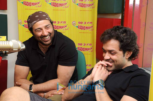 starcast of yamla pagla deewana 2 at 98 3 fm radio mirchi 4