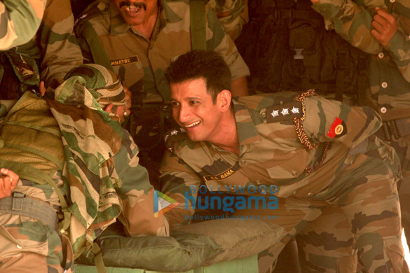 war chhod naa yaar 14