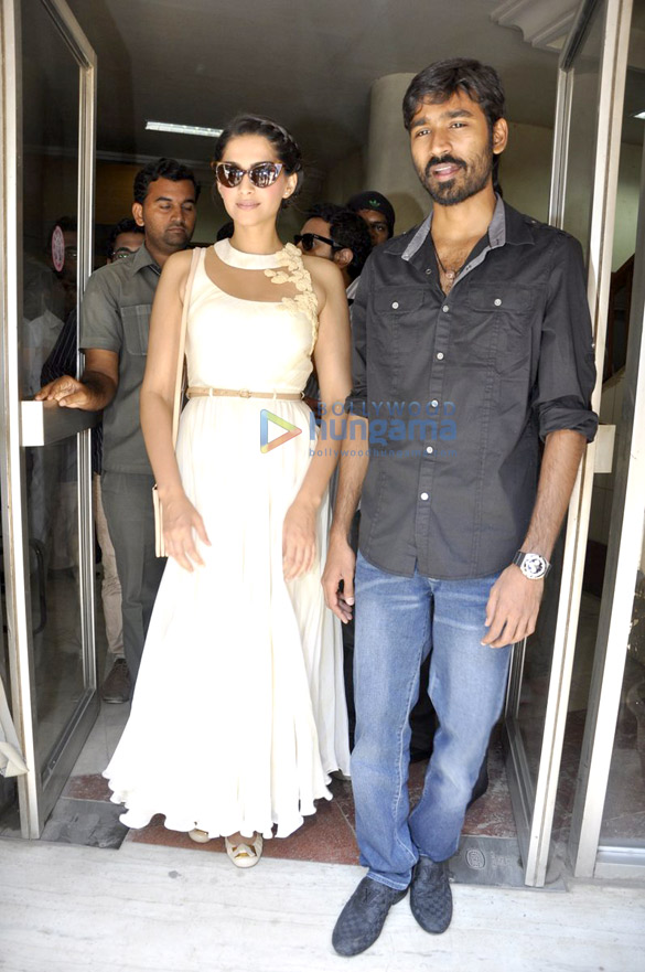 audio release of raanjhanaa at radio mirchi 98 3 fm 7