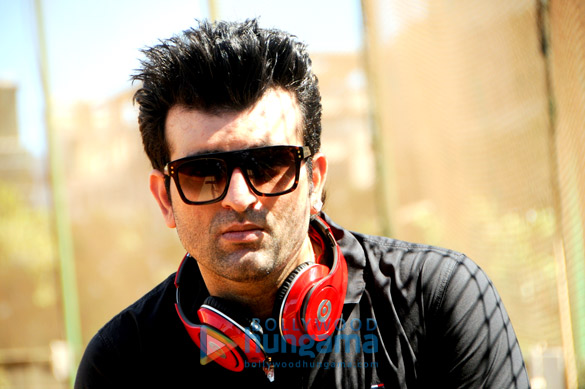 navraj hans 4