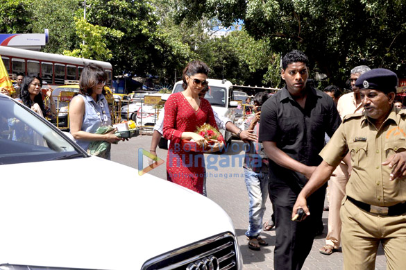 deepika padukone seeks siddhivinayak blessings for yeh jawaani hai deewani 7