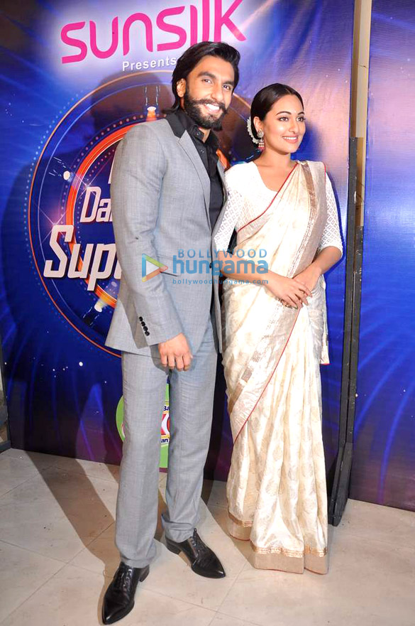 sonakshi ranveer promote lootera on indias dancing superstar 9