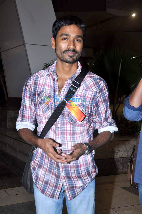 dhanush sonam snapped returning from chennai 2