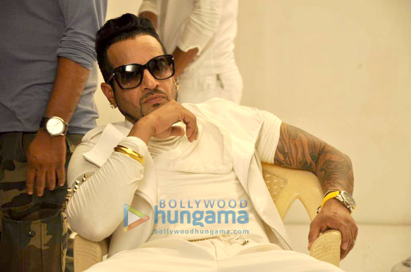 dilliwaali zaalim girlfriend 29