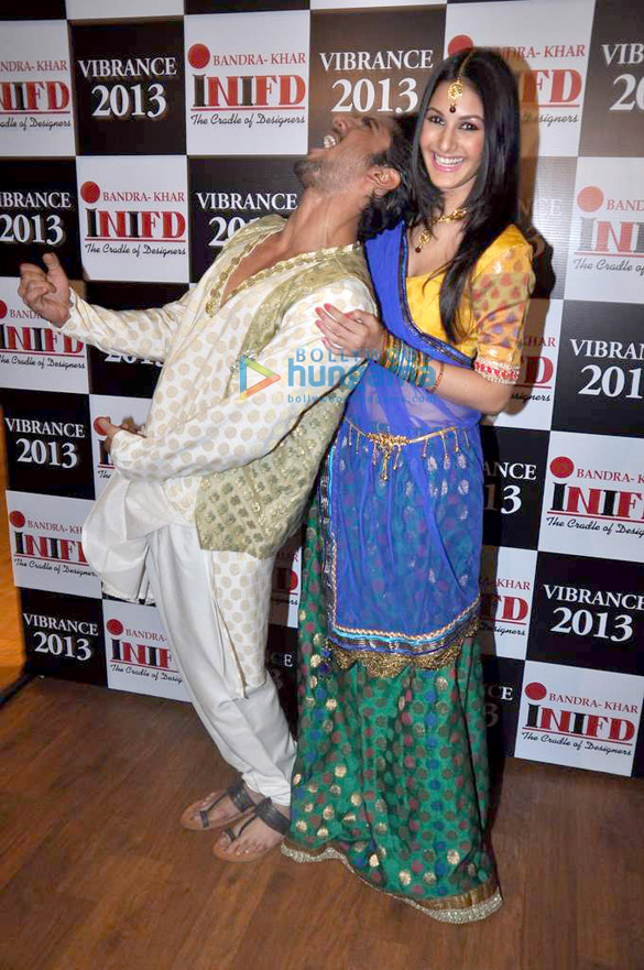 starcast of issaq at inifd fashion show vibrance 2013 12