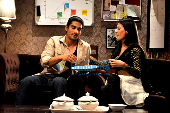 prateik promotes issaq on the sets of amita ka amit 4