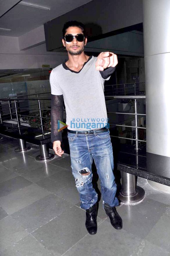 promotions of the film issaq at mumbai college 6