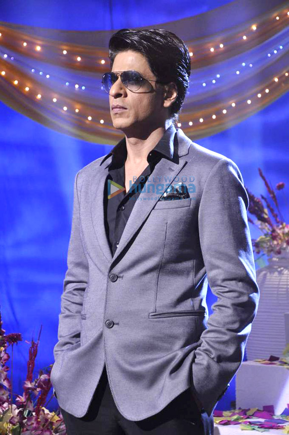 shahrukh promotes chennai express on taarak mehta ka ooltah chashmah 11