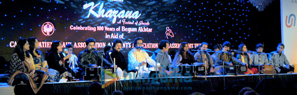 sumeet tappoo gives a soulful performance at the khazana festival 2