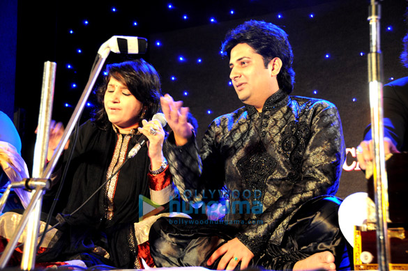 sumeet tappoo gives a soulful performance at the khazana festival 3