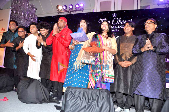 sumeet tappoo gives a soulful performance at the khazana festival 7