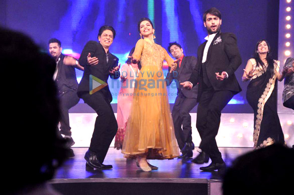 shahrukh deepika promote chennai express on madhubala ek ishq ek junoon 5