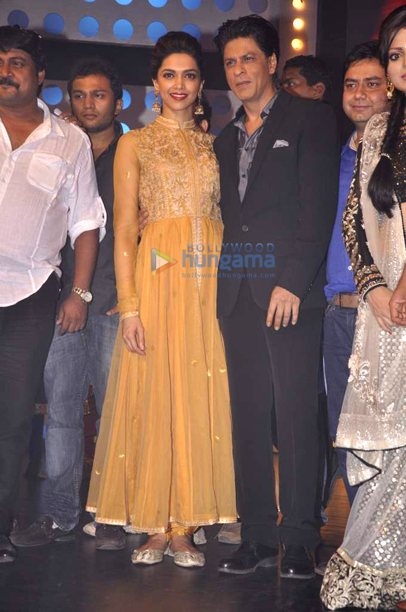 shahrukh deepika promote chennai express on madhubala ek ishq ek junoon 13