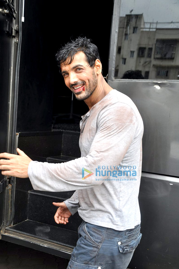 john abraham snapped promoting madras cafe 3