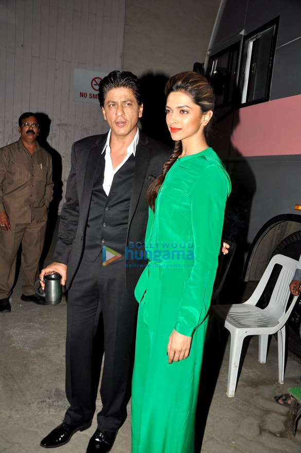 shahrukh deepika at chennai express promotions 8