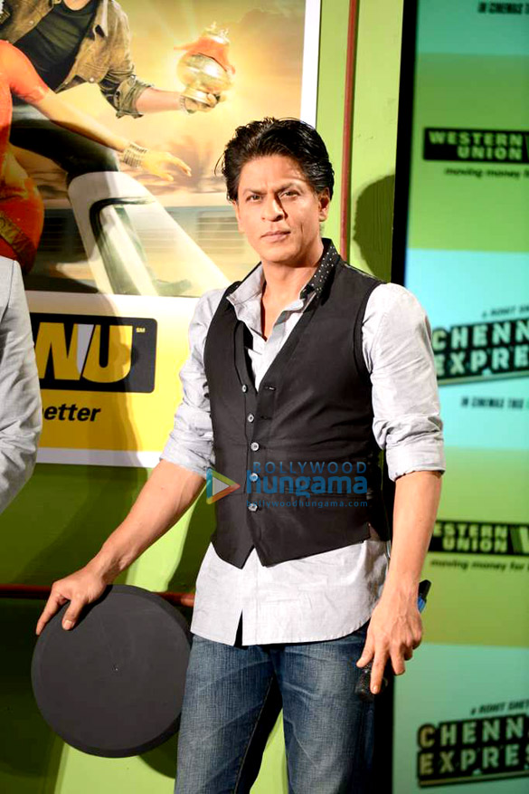 shahrukh promotes chennai express in association with western union 5