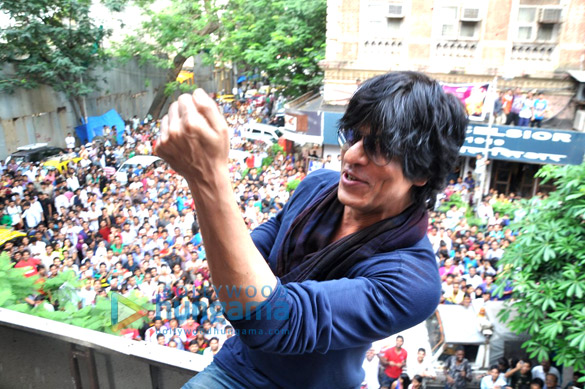shahrukh khan promotes chennai express at new excelsior 7
