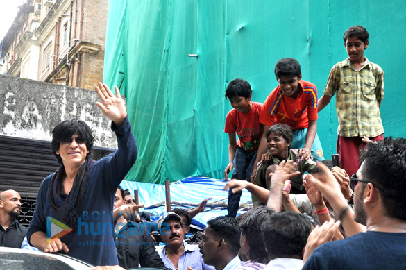 shahrukh khan promotes chennai express at new excelsior 9