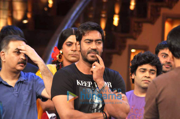 ajay promotes satyagraha at comedy nights with kapil 13