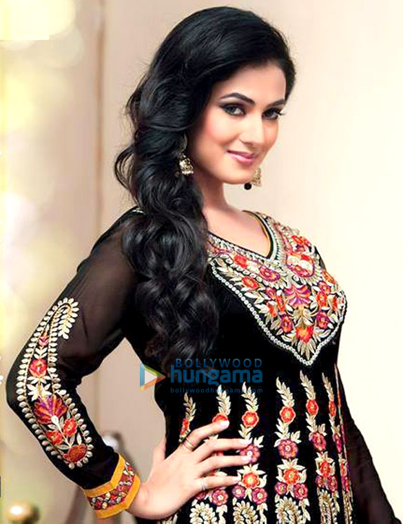 Sonal Chauhan Photos, Images, HD Wallpapers, Sonal Chauhan HD Images ...