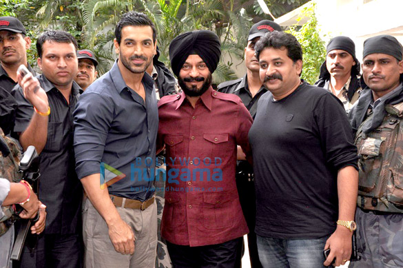 john abraham promotes madras cafe 5