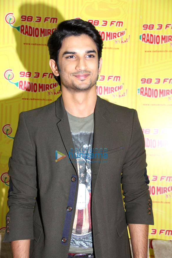 promotions of shuddh desi romance at 98 3 fm 98 3 fm radio mirchi 8