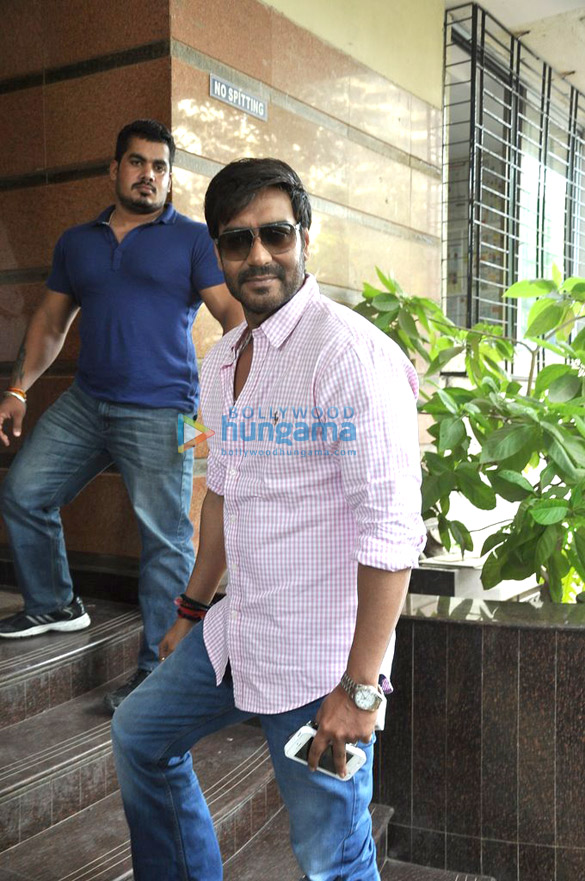 ajay devgn snapped 8