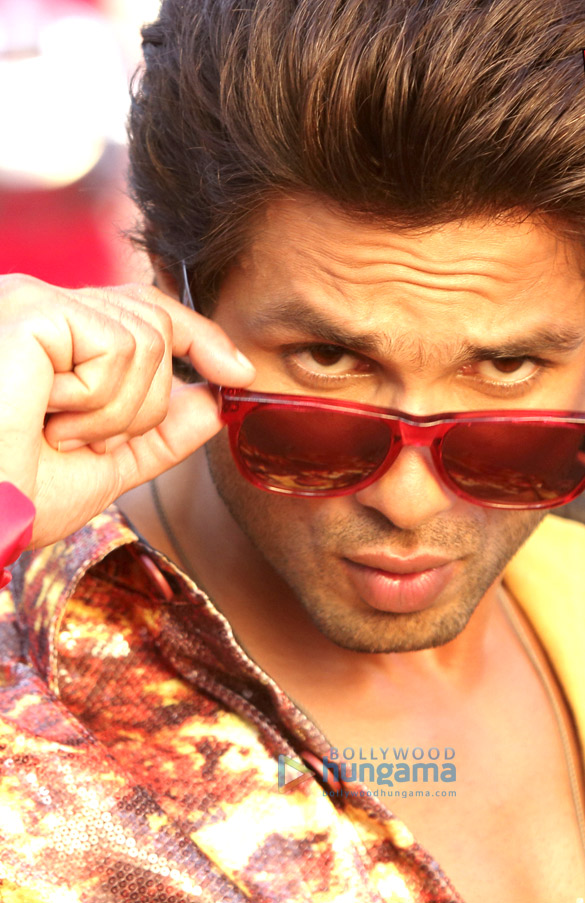 phata poster nikhla hero 57